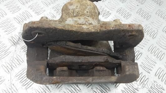 Суппорт тормозной передний правый toyota RAV 4 ZSA