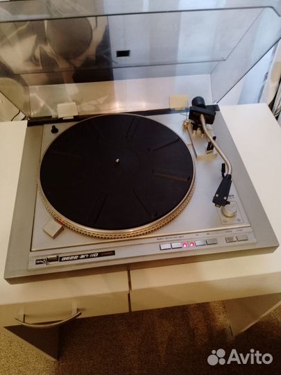Виниловый проигрыватель