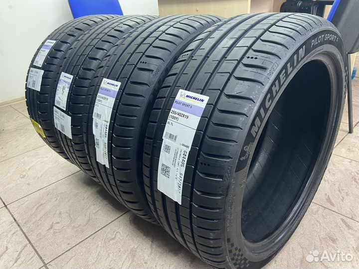 Michelin Pilot Sport 5 225/45 R19 и 255/40 R19