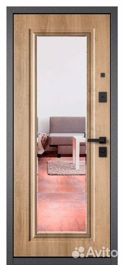 Дверь в квартиру с зеркалом