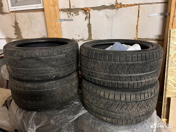 Triangle Snowlink TWT02 275/40 R20 и 315/35 R20