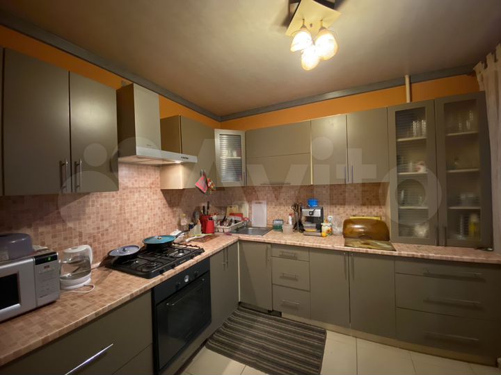 3-к. квартира, 95 м², 4/9 эт.