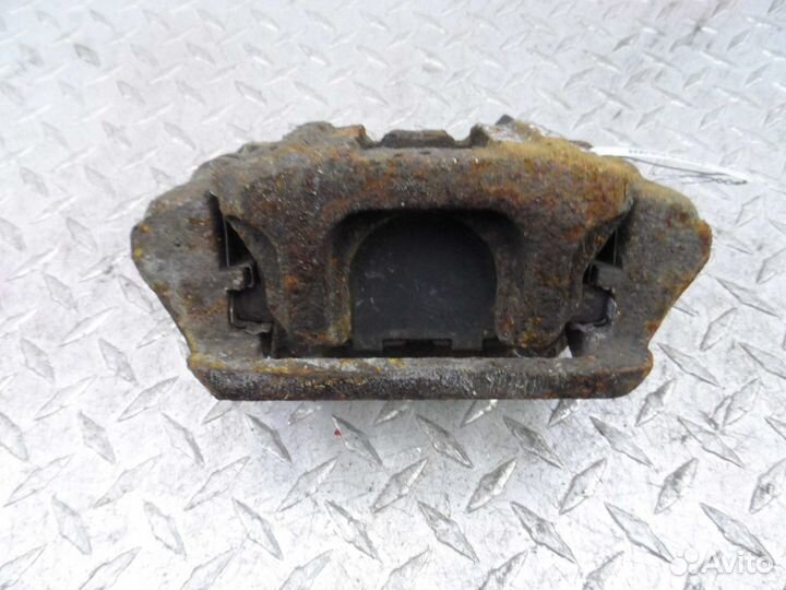 Суппорт задний правый Honda Pilot 2