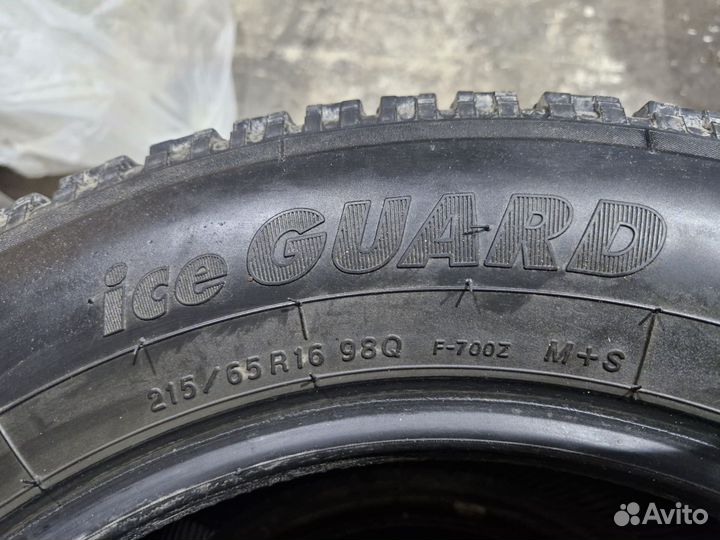 Yokohama IceGuard Stud IG65 215/65 R16