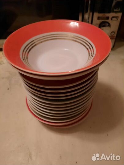 Тарелки фарфоровые производства СССР 17 штук