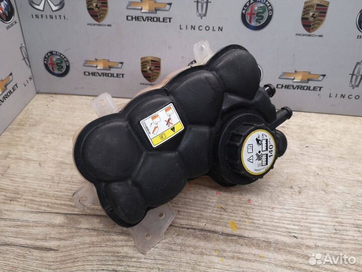 Бачок расширительный Jaguar F-Pace 2018 8W838101AA