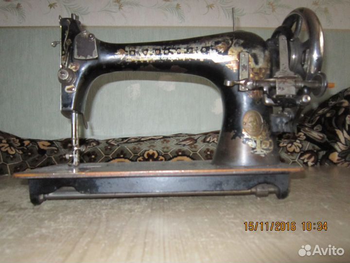 Швейная машина 
