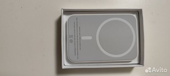 Внешний магнитный аккумулятор MagSafe