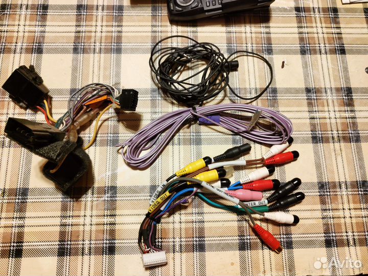 DVD-ресивер со встроенным жк-дисплеем JVC KD-AVX33