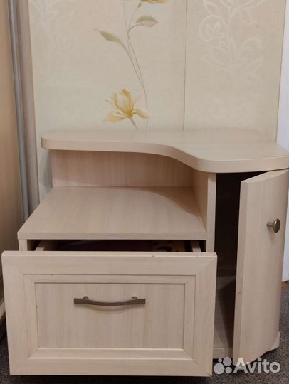 Тумба прикроватная