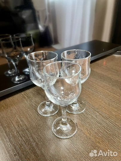 Бокалы, рюмки, чашки, стаканы