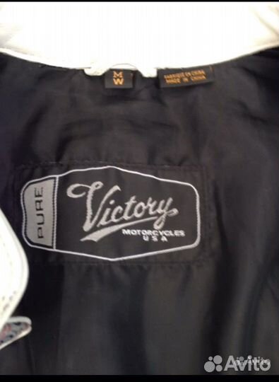 Мотокуртка кожаная женская