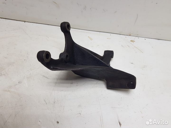 Кронштейн гур VW Passat B3