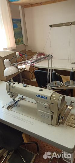 Швейная производственная машина, и двигатель