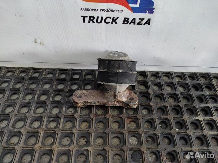 Подушка двигателя передняя левая