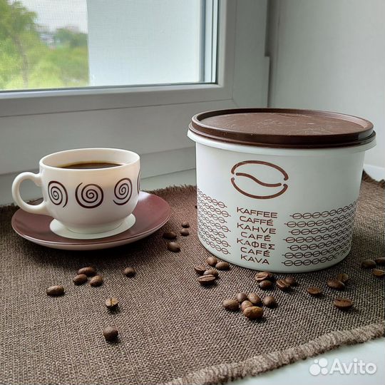 Посуда Tupperware, контейнеры, сахарница, шейкер