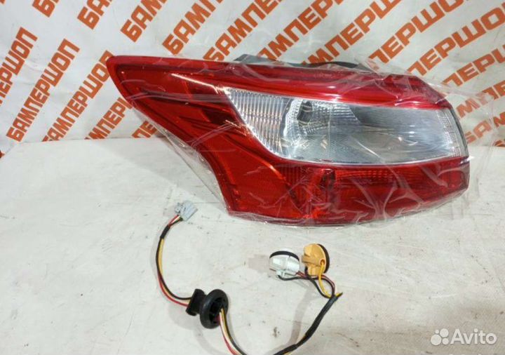 Фонарь задний Ford Focus 3 sedan