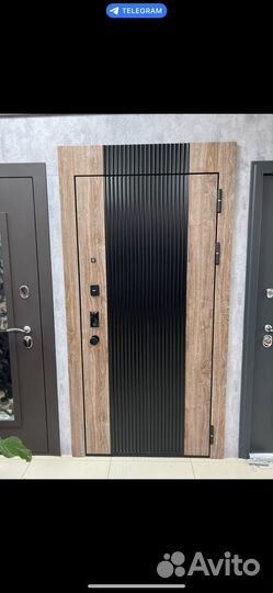 Дверь с отпечатком