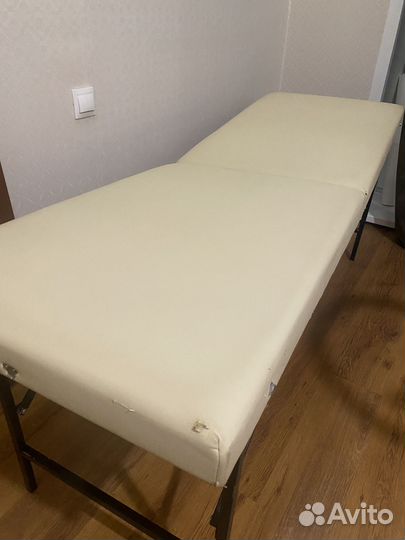 Массажная кушетка