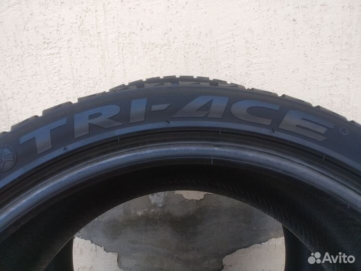 Tri Ace Snow White II 255/40 R20 101H