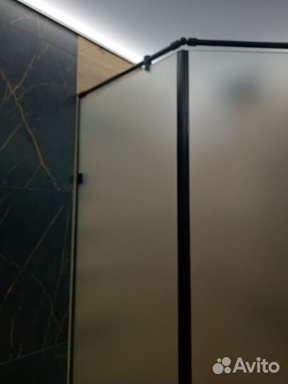 Стеклянная перегородка, душевая
