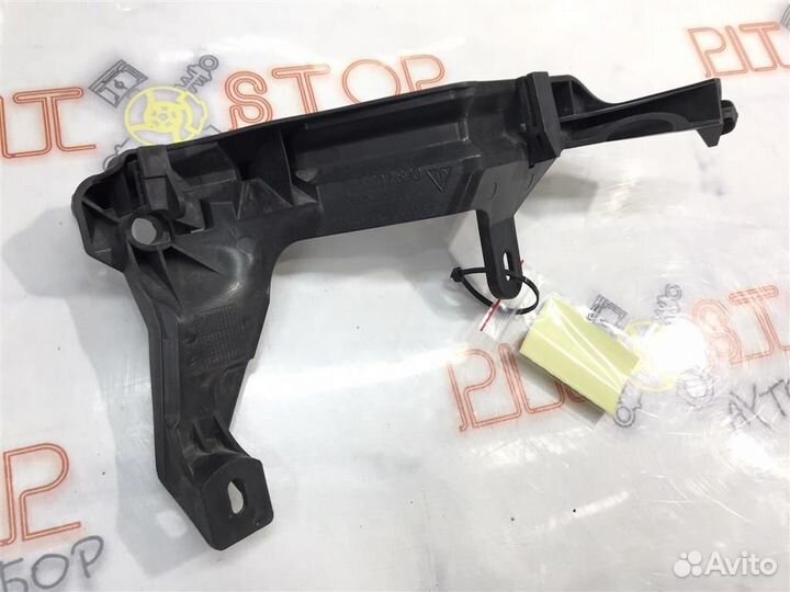 Крепление переднего бампера правое Porsche Cayenn