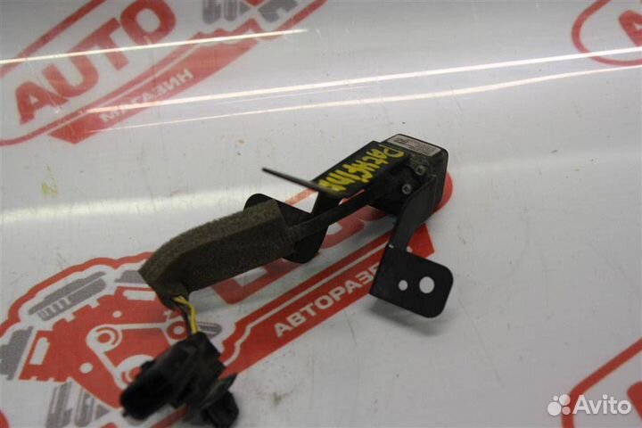 Камера передняя Nissan Pathfinder R52 284F13KA0A