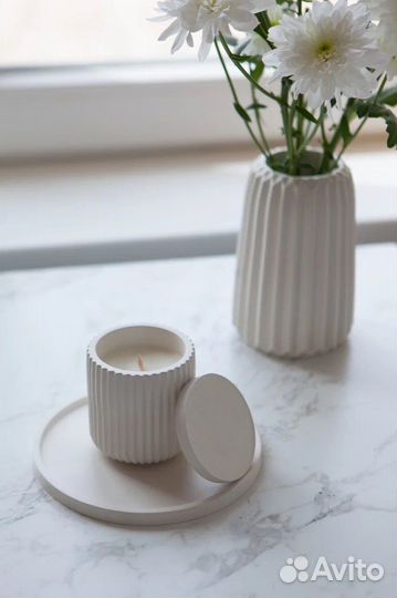Свеча в гипсовом стакане с крышкой