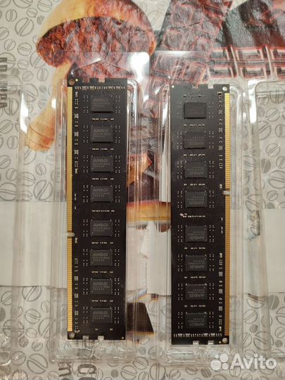 Оперативная память DDR3 AMD R338G1339U2S-U 8 гб