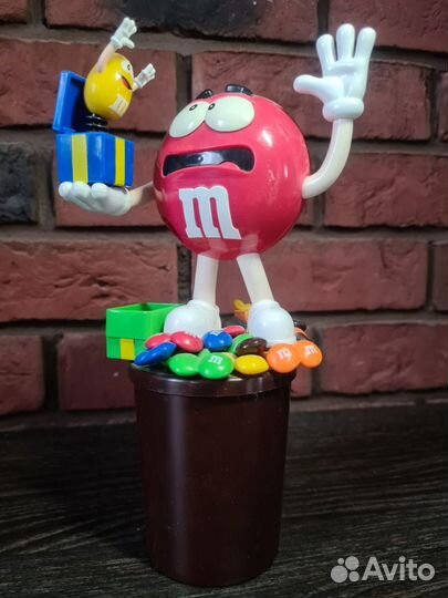 Диспенсер M&M’s