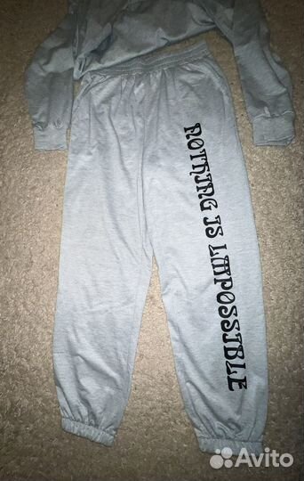 Спортивный костюм женский