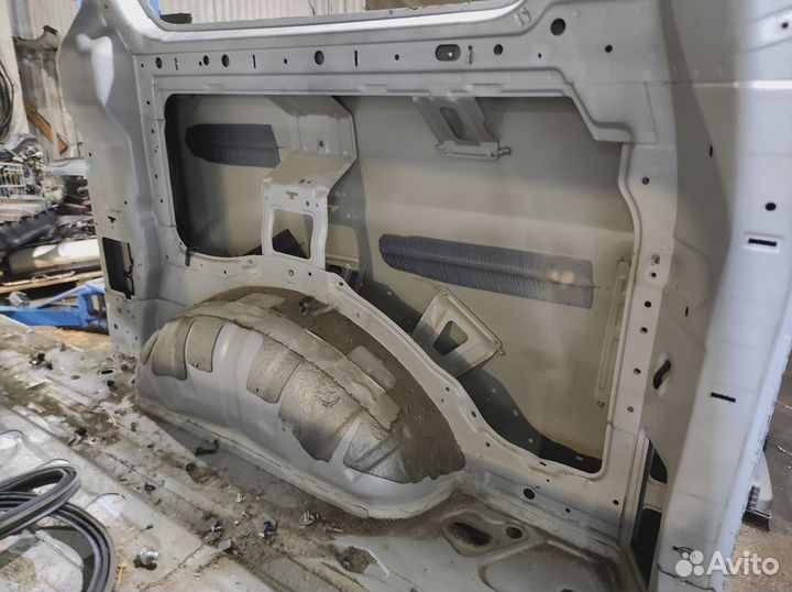 Крыло заднее правое Hyundai Grand Starex (TQ). Деф