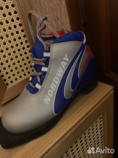 Лыжные ботинки