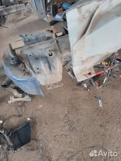 Renault logan лонжерон