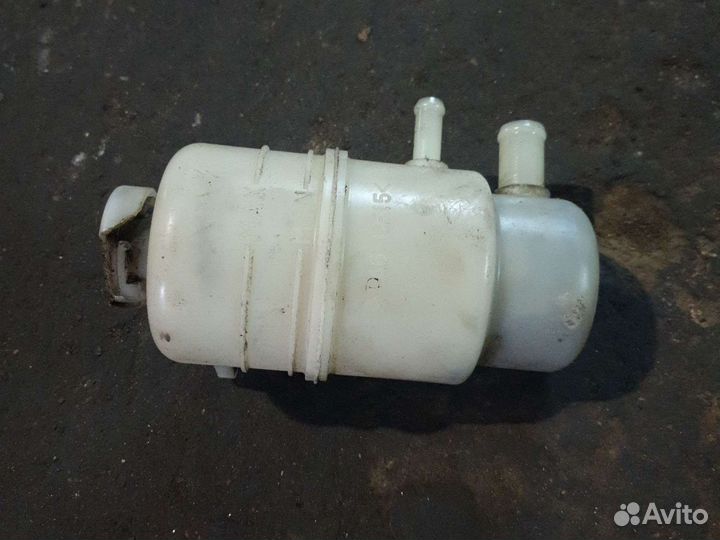 Бачок гур митсубиси лансер 9