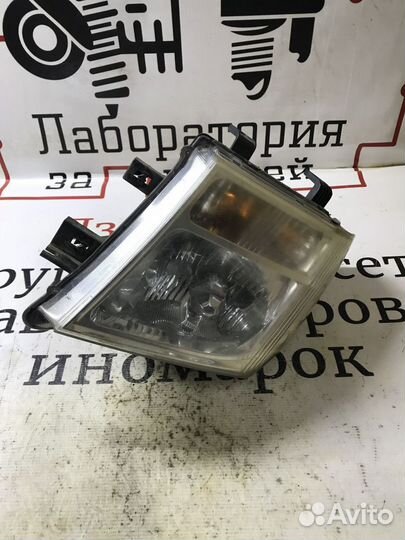 Фара левая Nissan Pathfinder