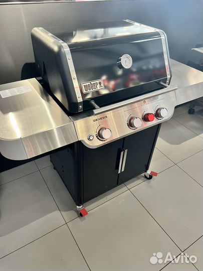 Гриль газовый Genesis E-335, черный