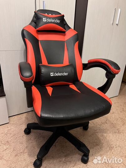 Игровое компьютерное кресло defender black-red