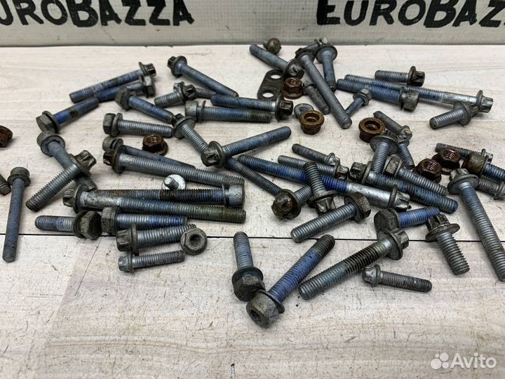 Болт навесного оборудования Mercedes М111