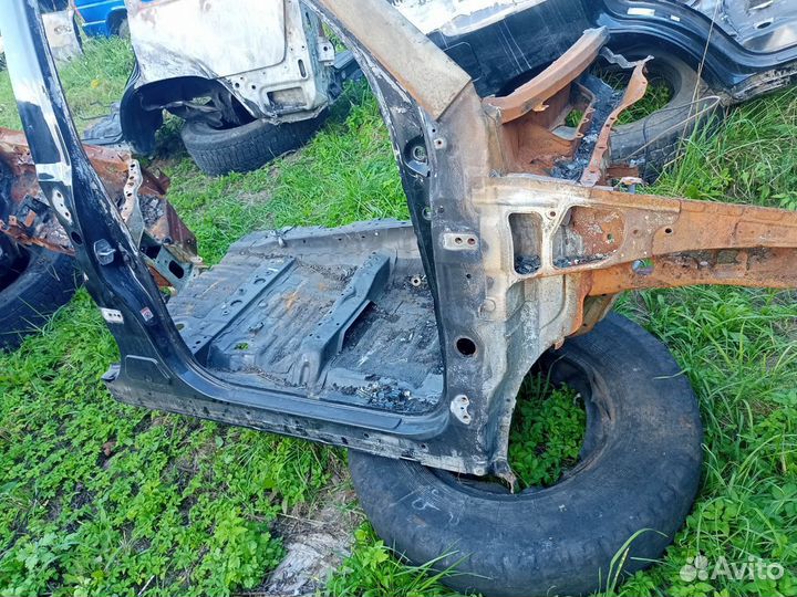 Передний правый лонжерон toyota land cruiser 200