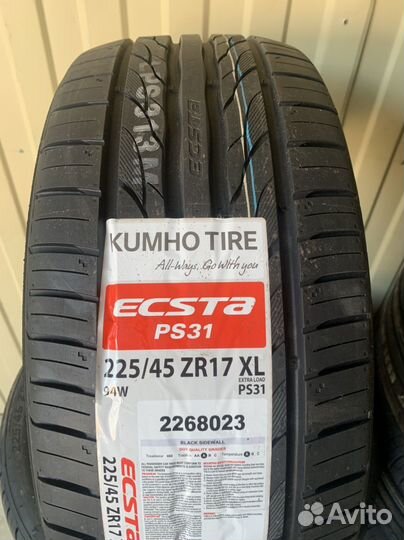 Kumho Ecsta PS31 225/45 R17 94W