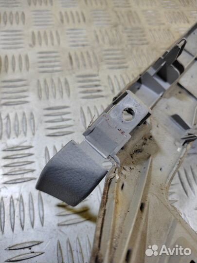 Пластик подрулевой Lexus Rx 330 (U3) Ii