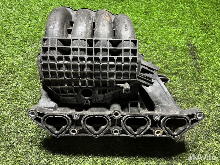 Коллектор впускной Volkswagen Polo