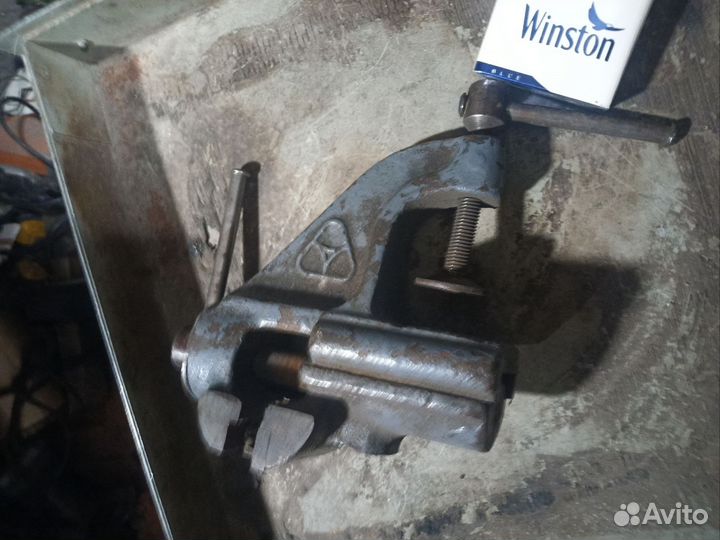 Тиски слесарные