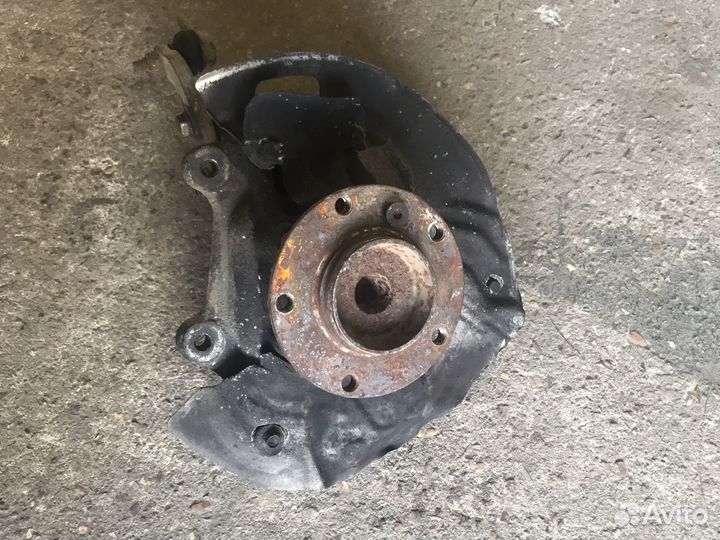 Поворотный кулак BMW E39