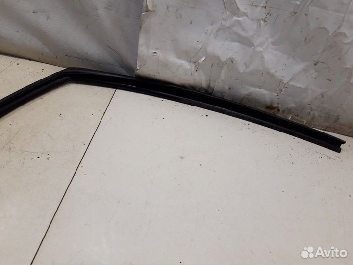 Уплотнитель стекла (передний, правый)