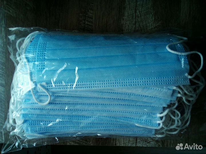 Маска одноразовая защитная трехслойная для лица