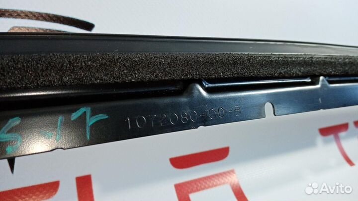 Уплотнитель стекла двери задний правый Tesla