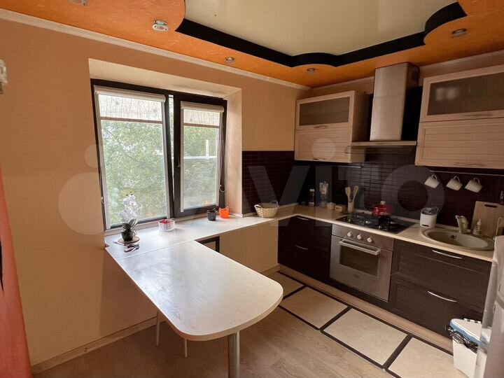 2-к. квартира, 58 м², 2/9 эт.