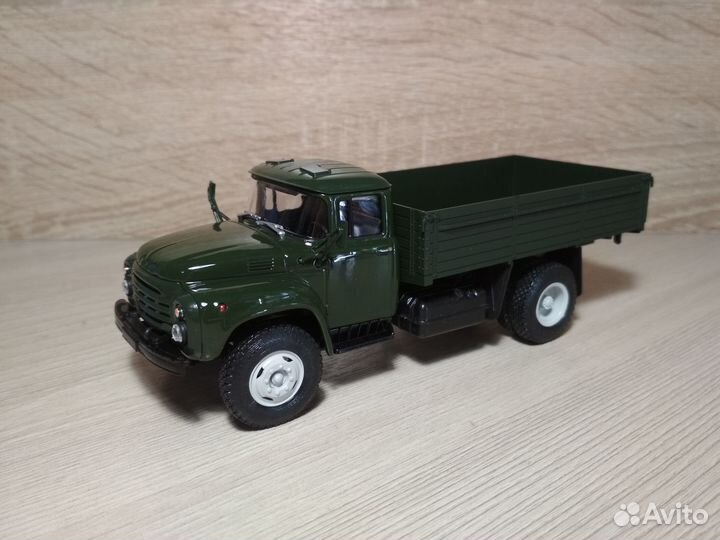 ЗИЛ 130-76 бортовой (новая решетка)